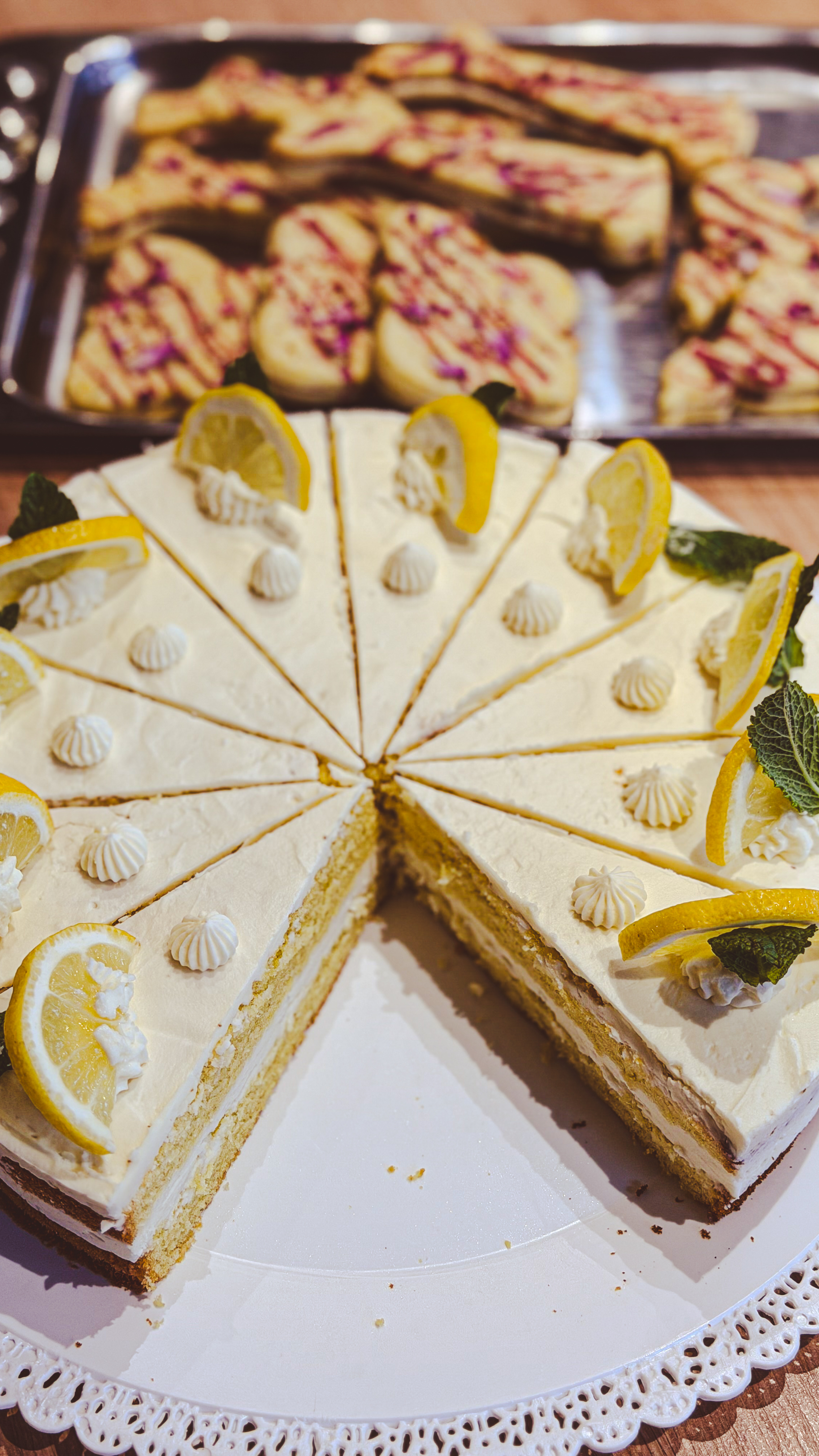 Citrónová torta so šľahačkou